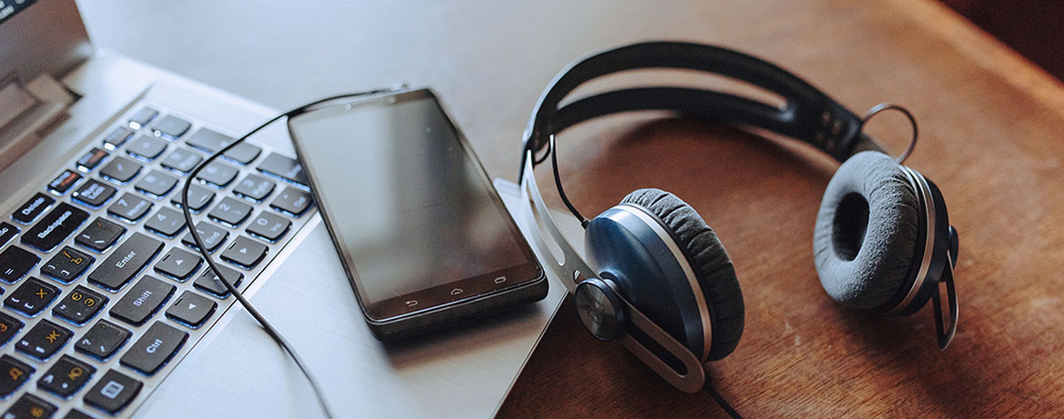 Top 5 Business Podcasts You Should Listen To