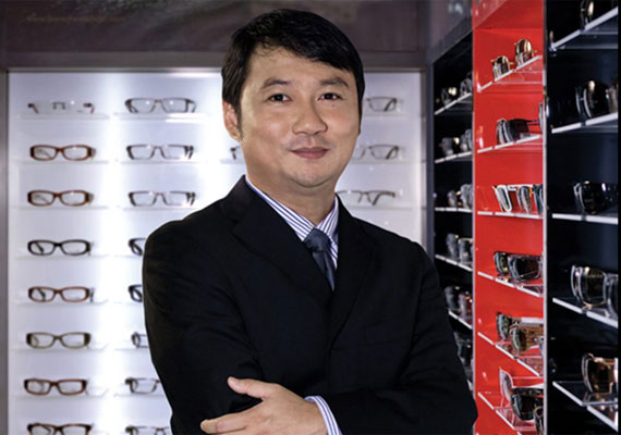 Sunglass Hut opens first airside store at Hong Kong International Airport :  Moodie Davitt Report