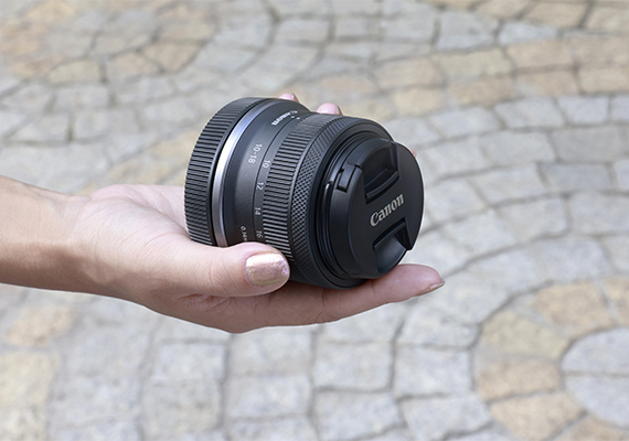 Card-Canon’s Lightest Ultra-Wide-Angle Zoom Lens Expands Options for APS-C Users