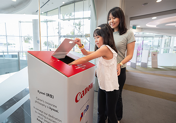 Recycling used ink cartridges at Harbourfront Library
